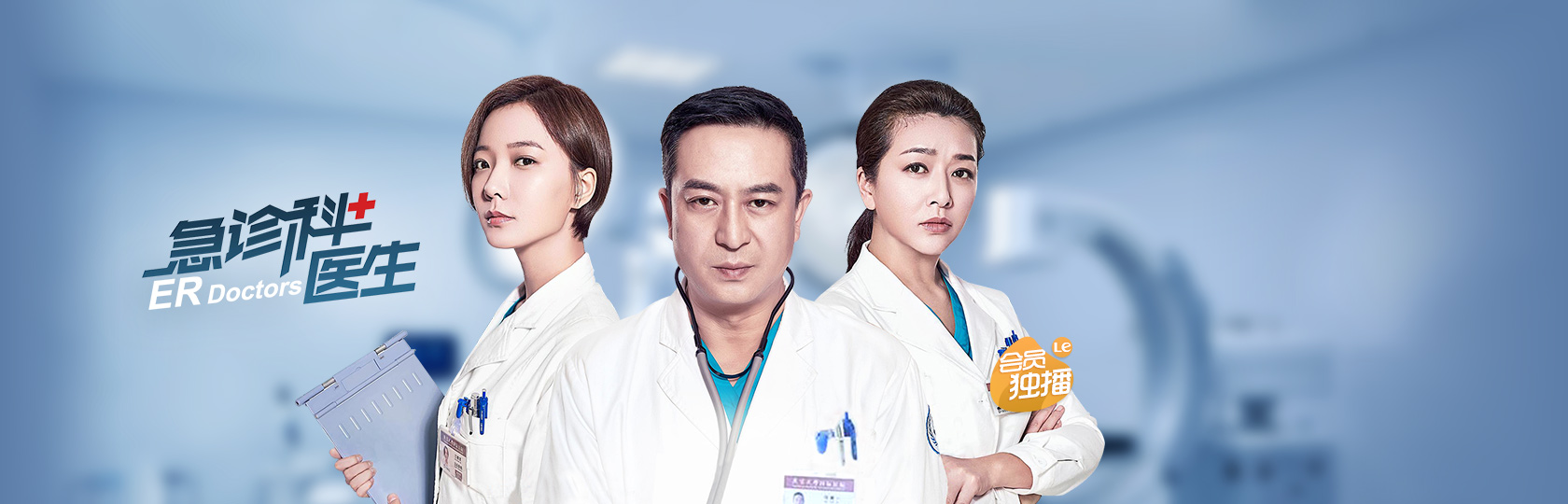 一手遮阴一手护胸的壁纸